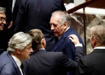 Fransa’da hükümet bir kez daha düştü