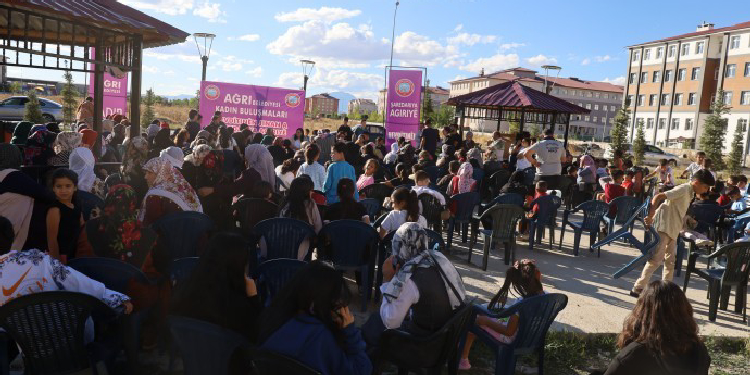 Agirî’de kadın buluşması Agirî’de kadın buluşması