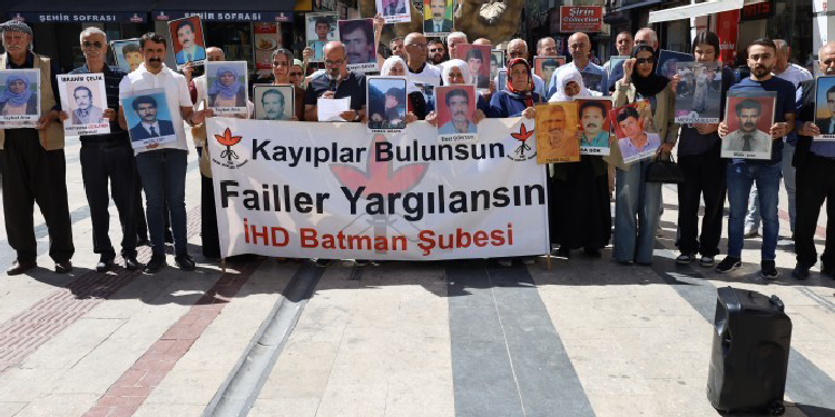 Kayıp yakınları: Komisyon kurup, failleri ortaya çıkarın Kayıp yakınları: Komisyon kurup, failleri ortaya çıkarın
