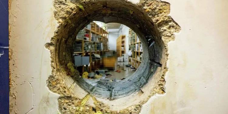 Almanya’da kimsenin fark etmediği dev soygun: 3 bin 250 kasa boşaltıldı Almanya’da kimsenin fark etmediği dev soygun: 3 bin 250 kasa boşaltıldı