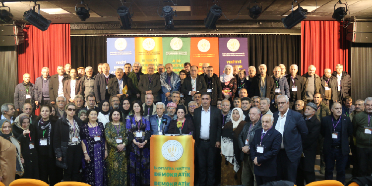 ‘Kürtlerin birliği Rojava’nın duygudaşlığıyla birleşti’ ‘Kürtlerin birliği Rojava’nın duygudaşlığıyla birleşti’