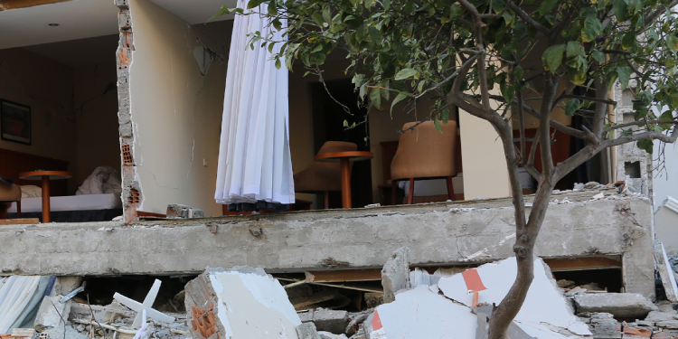 Hatay 3 yıldır moloz altında: Şirketlerin kazancı ön planda Hatay 3 yıldır moloz altında: Şirketlerin kazancı ön planda