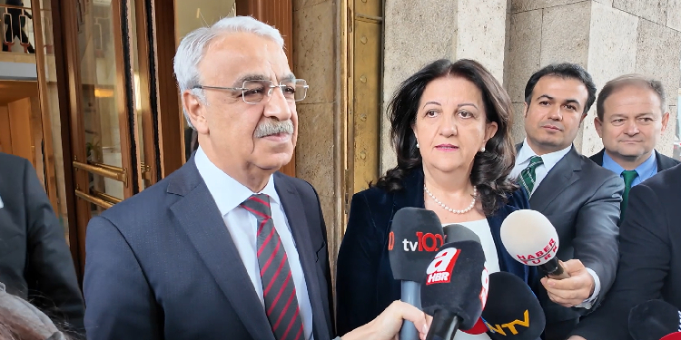 DEM Parti İmralı Heyeti, Birleşik Avrupa Sol Grubu’nu ağırladı DEM Parti İmralı Heyeti, Birleşik Avrupa Sol Grubu’nu ağırladı