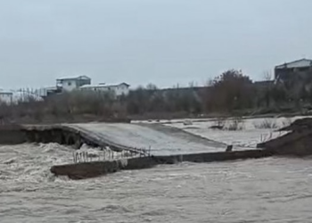 Baraj kapaklarının açılmasıyla Amed’de birçok yer su altında kaldı