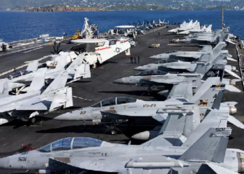 USS Gerald R. Ford uçak gemisi, yangın sonrası onarım için Girit’te