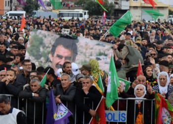 ‘Gerilla ve halk Önderini görmek istiyor’