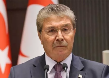 Kuzey Kıbrıs Başbakanı Üstel’den ‘Kıbrıs Yunandır’ sloganlarına sert tepki