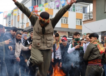 Varto’da Newroz kutlandı: Abdullah Öcalan rolünü oynadı, sıra sizde