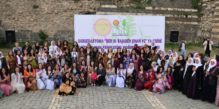 Cizîr ‘kadın kenti’ ilan edildi: Kadın özgür olmadan toplum özgür olamaz Cizîr ‘kadın kenti’ ilan edildi: Kadın özgür olmadan toplum özgür olamaz