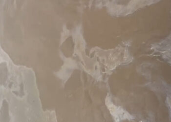 Dicle Nehri’ne ham petrol karıştı