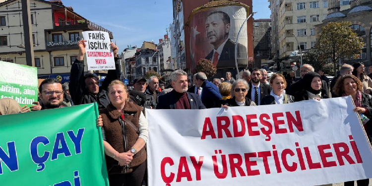 Rize’de iktidarın çay politikaları protesto edildi Rize’de iktidarın çay politikaları protesto edildi