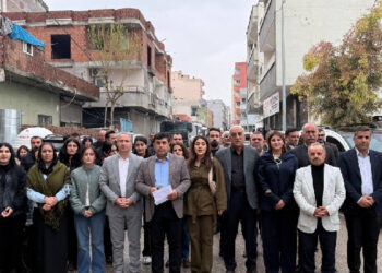 AKP’li belediyelerin içme suyuna çöp dökmesine tepki AKP’li belediyelerin içme suyuna çöp dökmesine tepki