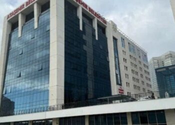 Ataşehir Belediyesi başkanın da aralarında bulunduğu 19 kişi tutuklandı