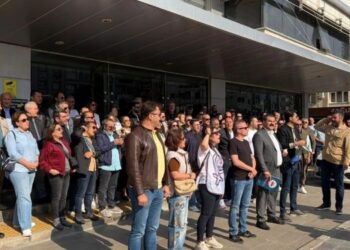 Karşıyaka Belediyesi’nde memurlar iş bıraktı