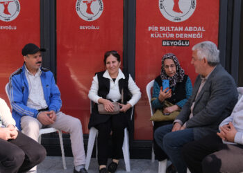 Beyoğlu’nda cemevi nöbeti: Kendimize ait ibadethane istiyoruz