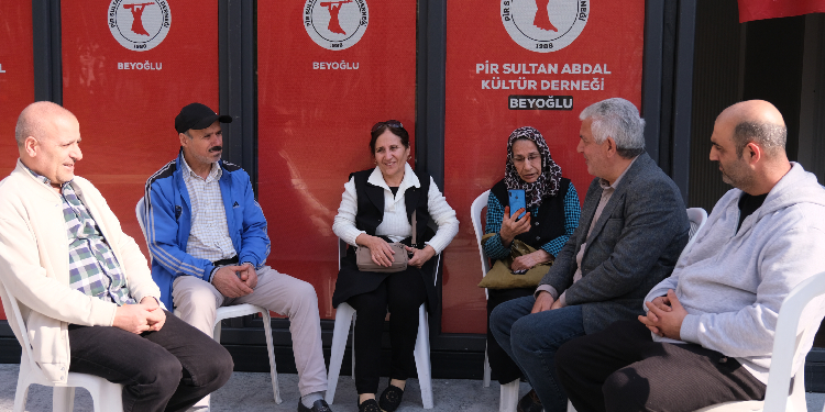 Beyoğlu’nda cemevi nöbeti: Kendimize ait ibadethane istiyoruz