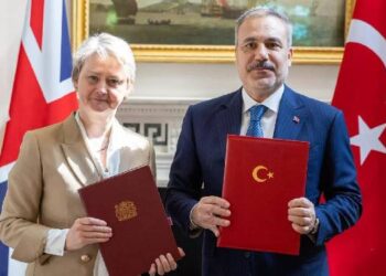 Türkiye ve İngiltere arasında Stratejik Ortaklık Çerçeve Belgesi imzalandı