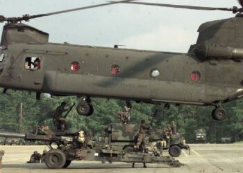 Ankara’da askeri helikopter düştü