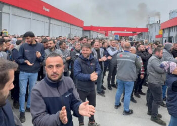 Hakları ödenmeyen 2 bin mobilya işçisi iş bıraktı