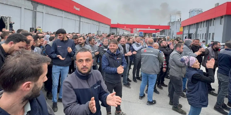 Hakları ödenmeyen 2 bin mobilya işçisi iş bıraktı