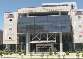 Hazine 99,8 milyar lira borçlandı