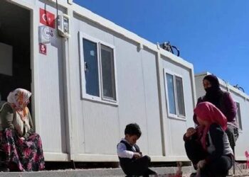 Konteynerde kalan depremzede çocuk yüz felci geçirdi