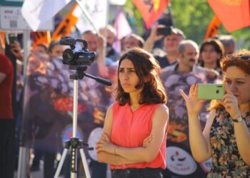 Gazeteci Berivan Kutlu’nun davası ertelendi