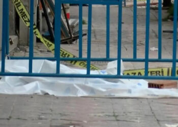 Yıkımdan düşen beton parçası 6 yaşındaki çocuğun ölümüne neden oldu