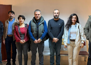 Gazetecilerin yurt dışı yasağı kaldırılmadı