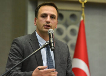 Bornova Belediye Başkanı gözaltına alındı