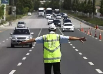 İstanbul’da bazı yollar trafiğe kapatıldı İstanbul’da bazı yollar trafiğe kapatıldı