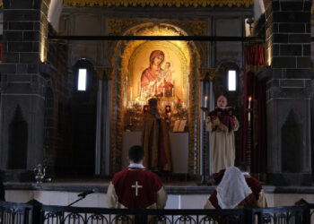 Surp Giragos Kilisesi’nde Paskalya kutlandı