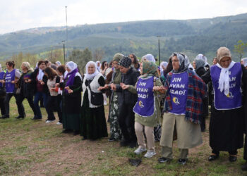 Kadınlar Abdullah Öcalan’ın özgürlüğü için Gemlik’te