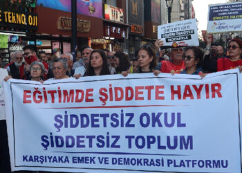 Okul saldırıları protestosu: Bakan istifa etsin