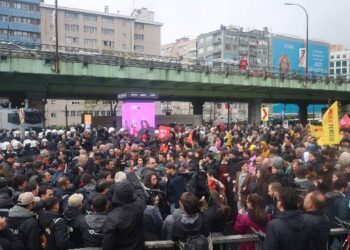 Taksim’e çıkmak isteyen en az 79 kişi gözaltına alındı
