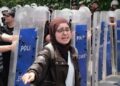 Bilgi Üniversitesi öğrencisi Hafize Çetin gözaltına alındı Bilgi Üniversitesi öğrencisi Hafize Çetin gözaltına alındı