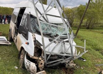 Gever-Şemzînan yolunda kaza