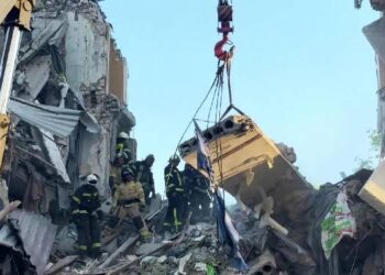 Rusya İnsan Hakları Yetkilisi Lantratova: Starobelsk’te kurtarma çalışmaları saldırılar nedeniyle 15 kez askıya alındı