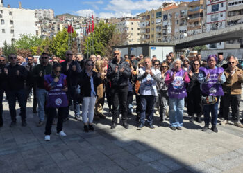 İzmir’de TİS eylemleri sürüyor