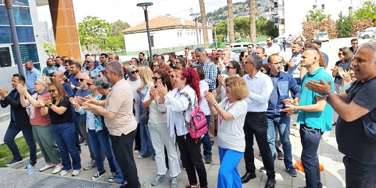 Bayraklı Belediyesi’nde TİS anlaşması sağlandı Bayraklı Belediyesi’nde TİS anlaşması sağlandı