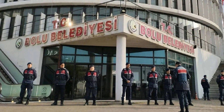 Bolu Belediyesi ve bağlı şirketlere baskın Bolu Belediyesi ve bağlı şirketlere baskın