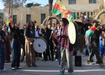 Hesekê halkı, Kürtçe yazıların kaldırılmasını protesto etti Hesekê halkı, Kürtçe yazıların kaldırılmasını protesto etti