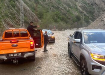 Hakkari’de mahalle ve köyler sular altında