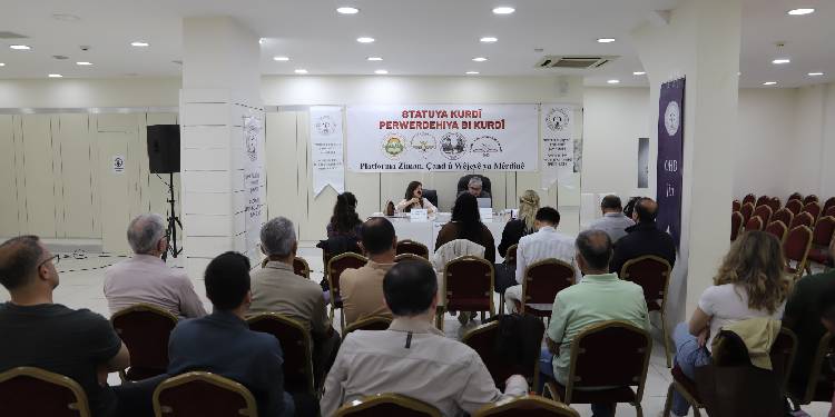 Mêrdîn’de Kürtçeye yönelik asimilasyon konuşuldu Mêrdîn’de Kürtçeye yönelik asimilasyon konuşuldu