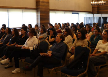 Jineolojî dergisi okurlarıyla Amed’de buluştu
