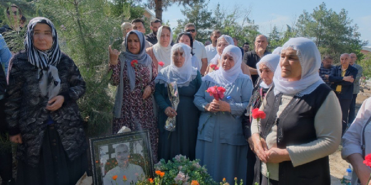 Mustafa Mesut Tekik mezarı başında anıldı Mustafa Mesut Tekik mezarı başında anıldı