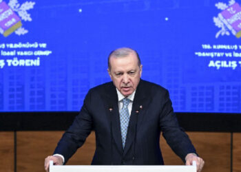 Erdoğan: Özgürlükçü ve sivil bir anayasa imkanı önümüzde duruyor