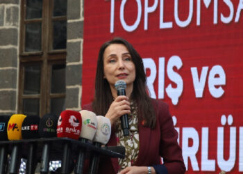 Tülay Hatimoğulları barış forumunda: Engellerin kalkması için Öcalan’a statü tanınsın Tülay Hatimoğulları barış forumunda: Engellerin kalkması için Öcalan’a statü tanınsın