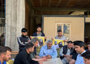Rojin Kabaiş’in babasından geri dönüşüm işçilerine ziyaret