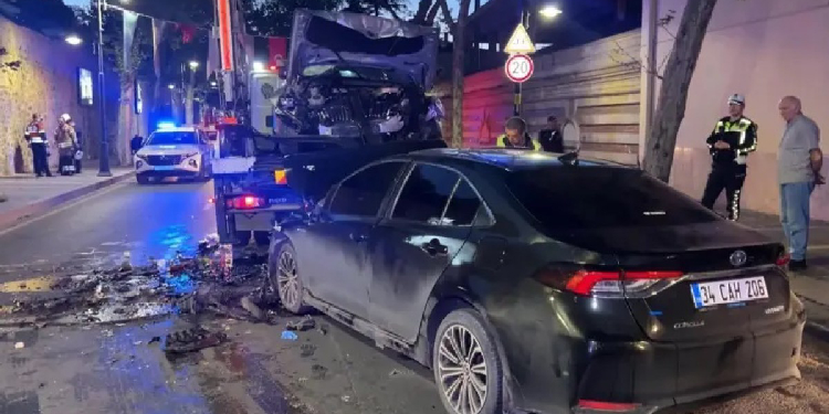 Beşiktaş’ta trafik kazası: 9 yaralı Beşiktaş’ta trafik kazası: 9 yaralı